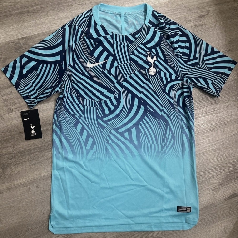Nike Tottenham Hotspur - Spurs - football shirt jersey size M. NWT